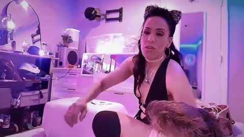 Snapshot of linuxgirlsudosu chatting on 02.15.25 linuxgirlsudosu online show from 02.15.25