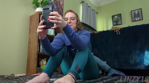 Linzy19 online show from 12.15.24