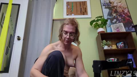 Linzy19 online show from 12.31.24