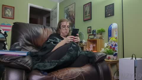 Linzy19 online show from 01.18.25