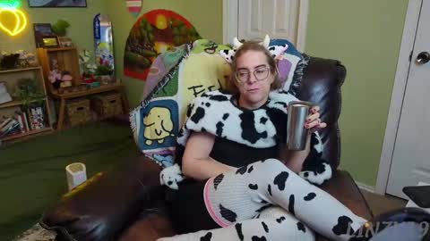 Linzy19 online show from 02.14.25