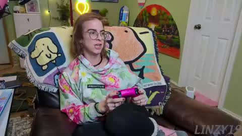 Linzy19 online show from 02.19.25