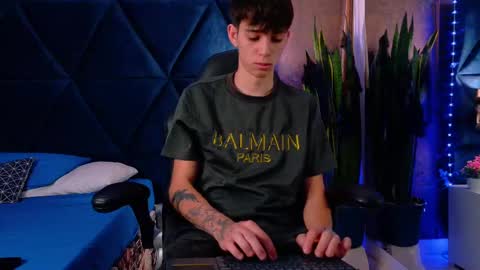 Snapshot of lionfoster chatting on 10.23.25 LION FOSTER online show from 10.23.25