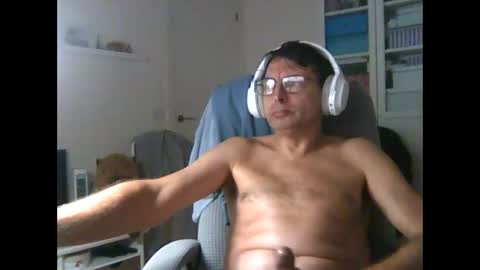 Snapshot of liongr69 chatting on 10.20.25 liongr69 online show from 10.20.25