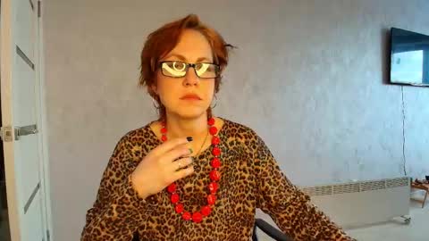Liora Weiss online show from 04.21.26
