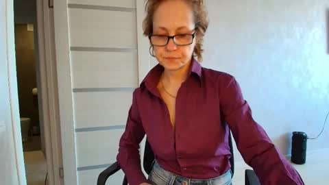 Liora Weiss online show from 05.05.26