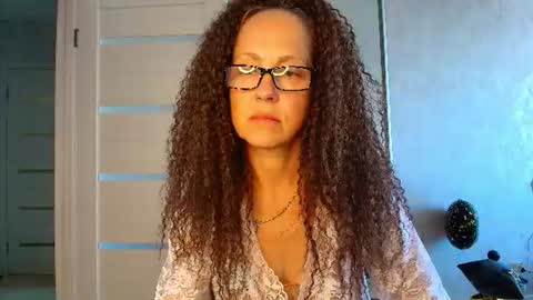Liora Weiss online show from 06.13.26