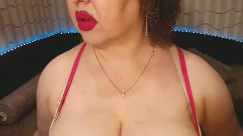 Snapshot of lipsaddiction chatting on 11.11.25 LIpsAddiction online show from 11.11.25