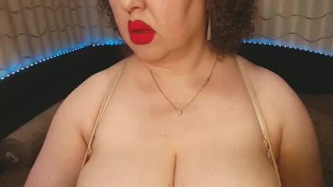 Snapshot of lipsaddiction chatting on 11.19.25 LIpsAddiction online show from 11.19.25