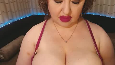 Snapshot of lipsaddiction chatting on 11.30.25 LIpsAddiction online show from 11.30.25