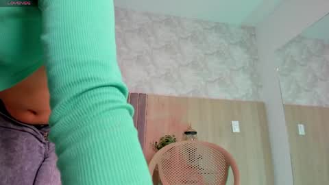 Snapshot of liriasweetie chatting on 04.17.26 liria online show from 04.17.26