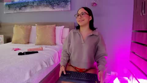 Snapshot of liriasweetie chatting on 06.10.26 liria online show from 06.10.26