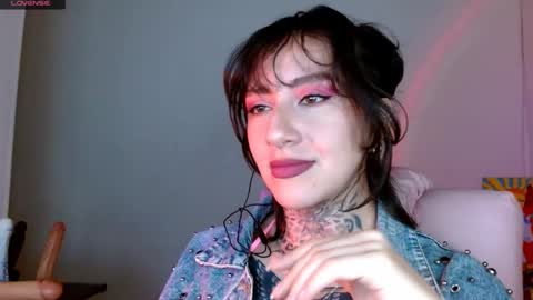 Snapshot of lisa_avila_ chatting on 03.06.25 Lisa online show from 03.06.25