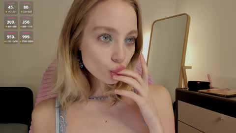 Snapshot of lisa_babymetal chatting on 12.07.24 Lisa online show from 12.07.24