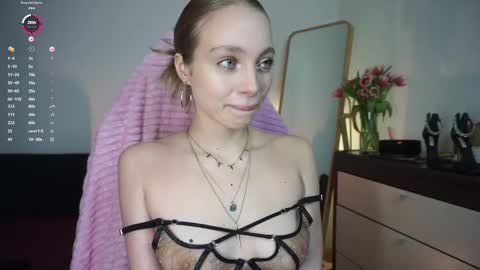 Snapshot of lisa_babymetal chatting on 12.19.24 Lisa online show from 12.19.24