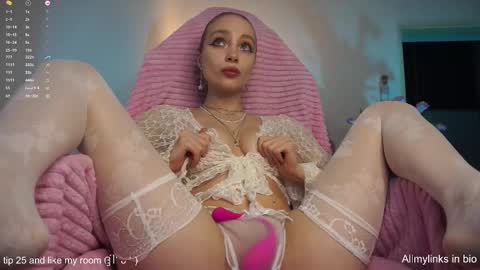 Snapshot of lisa_babymetal chatting on 01.30.25 Lisa online show from 01.30.25