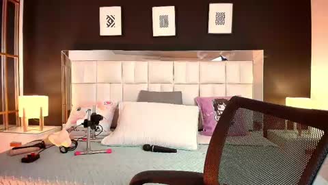 Lisa online show from 02.12.25