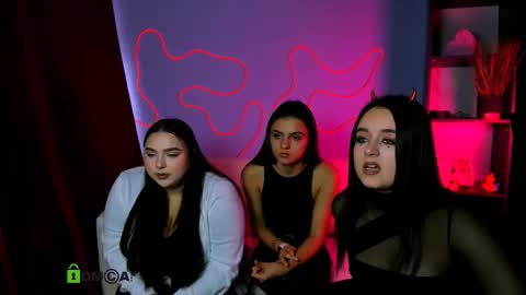 Lisa online show from 10.31.25