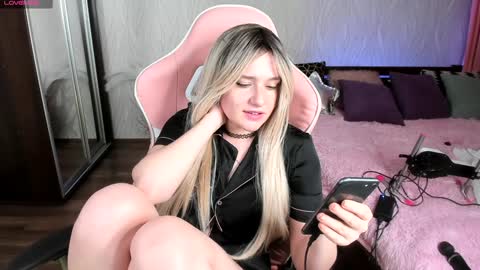 lisa_elfy online show from 12.20.24