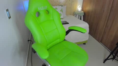 Snapshot of lisa_gerrard_ chatting on 01.29.25 Lisa  online show from 01.29.25