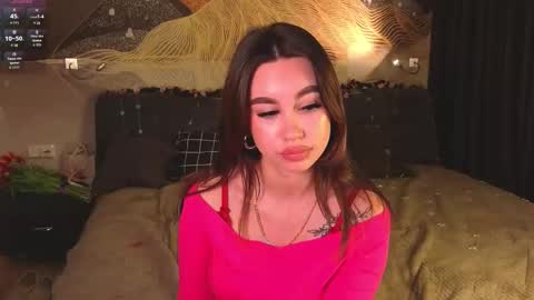 hi Im Julia. Im 18 years old I like to play tennis and cook. online show from 03.08.26