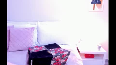 Snapshot of lisa_laurentt chatting on 12.21.25 lisa laurent online show from 12.21.25