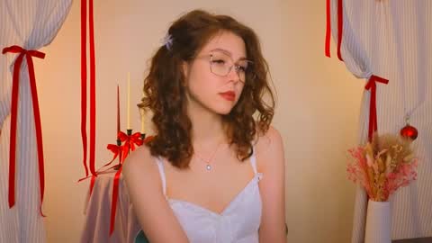 Snapshot of lisa_roses chatting on 12.20.24 Lisa online show from 12.20.24