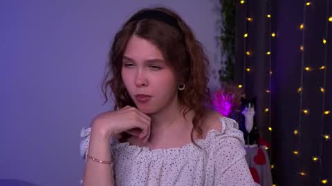 Snapshot of lisa_roses chatting on 11.09.25 Lisa online show from 11.09.25