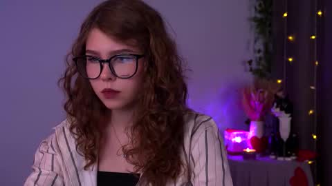 Snapshot of lisa_roses chatting on 11.21.25 Lisa online show from 11.21.25