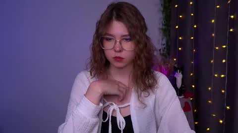 Snapshot of lisa_roses chatting on 11.28.25 Lisa online show from 11.28.25