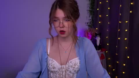 Snapshot of lisa_roses chatting on 11.29.25 Lisa online show from 11.29.25