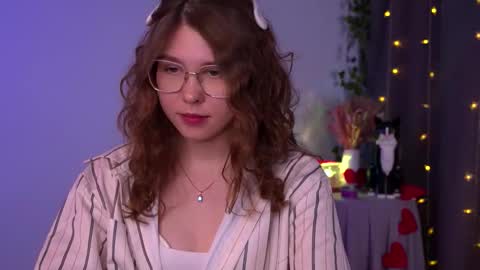 Snapshot of lisa_roses chatting on 12.04.25 Lisa online show from 12.04.25