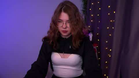 Snapshot of lisa_roses chatting on 12.05.25 Lisa online show from 12.05.25