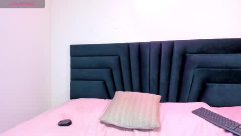 Snapshot of lisa_white_ chatting on 01.05.25 lisa white online show from 01.05.25