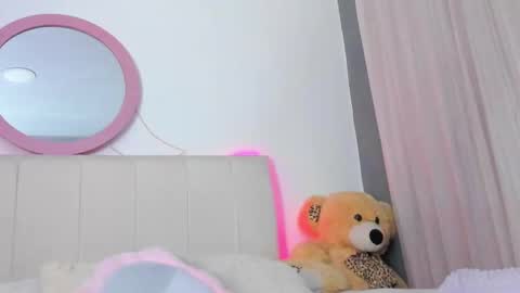 Snapshot of lisaa_a chatting on 02.02.25 Lisa online show from 02.02.25