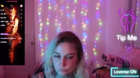 Snapshot of lisacasandra chatting on 03.05.25 lisacasandra online show from 03.05.25