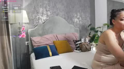 Snapshot of lisacroft chatting on 05.25.26 lisacroft online show from 05.25.26