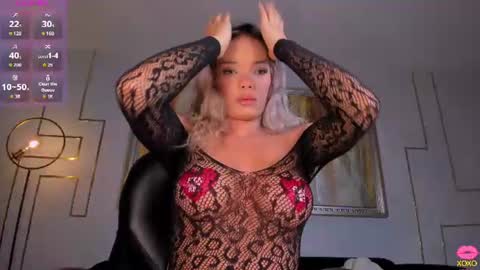 Snapshot of lisaflowersx chatting on 06.19.26 Lisa Flowers online show from 06.19.26