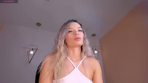 Snapshot of lisaflowersx chatting on 07.28.26 Lisa Flowers online show from 07.28.26