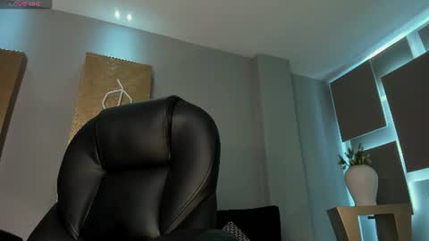 Snapshot of lisaflowersx chatting on 08.02.26 Lisa Flowers online show from 08.02.26