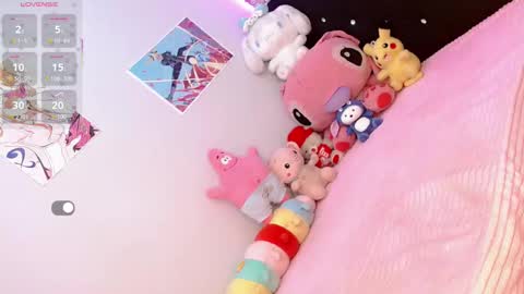 Snapshot of lisahadidd chatting on 12.14.25 lisahadidd online show from 12.14.25