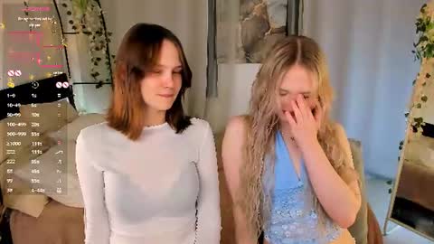 Snapshot of lisaluve chatting on 07.29.26 Lisa blonde Alisa brunette online show from 07.29.26