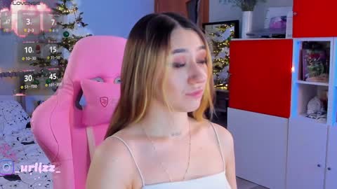 Snapshot of lisamayson chatting on 12.27.24 LISA online show from 12.27.24