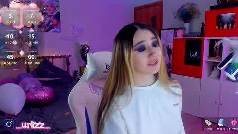 Snapshot of lisamayson chatting on 03.09.25 LISA online show from 03.09.25