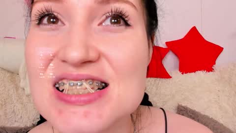 Snapshot of lisamooore chatting on 03.04.26 Lisa Moore online show from 03.04.26