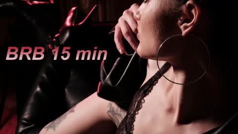 Snapshot of lisamooore chatting on 03.23.26 Lisa Moore online show from 03.23.26