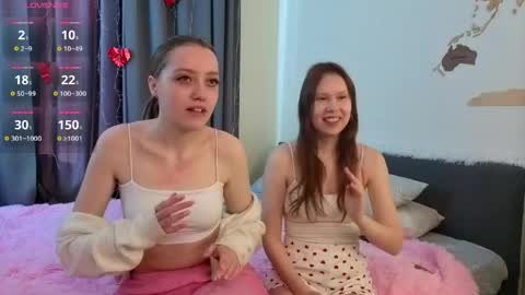 Snapshot of lisanelsona chatting on 05.25.26 Hello our names are Kate and Alice this is our first day here. online show from 05.25.26