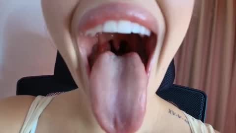 Lisbet online show from 03.07.26