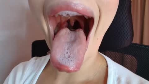 Lisbet online show from 03.12.26