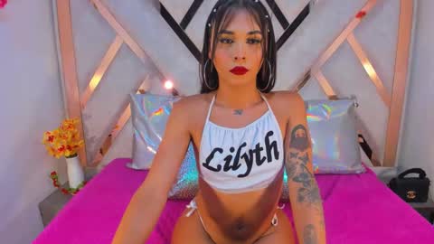 Snapshot of lisbethqueen_ chatting on 11.03.25 lily online show from 11.03.25